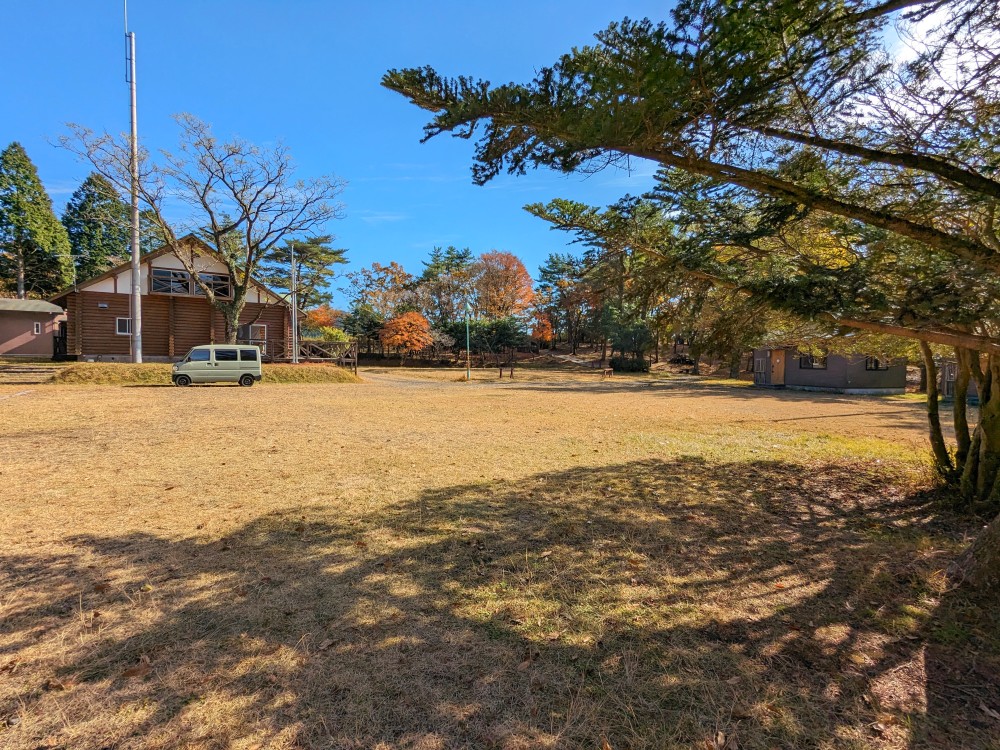 フィールドアート栗野岳ログ・キャンプ村のテントサイト