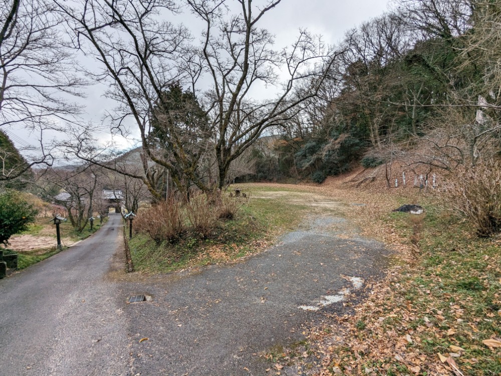 幡降野営場(岡山県赤磐市)の上段サイト