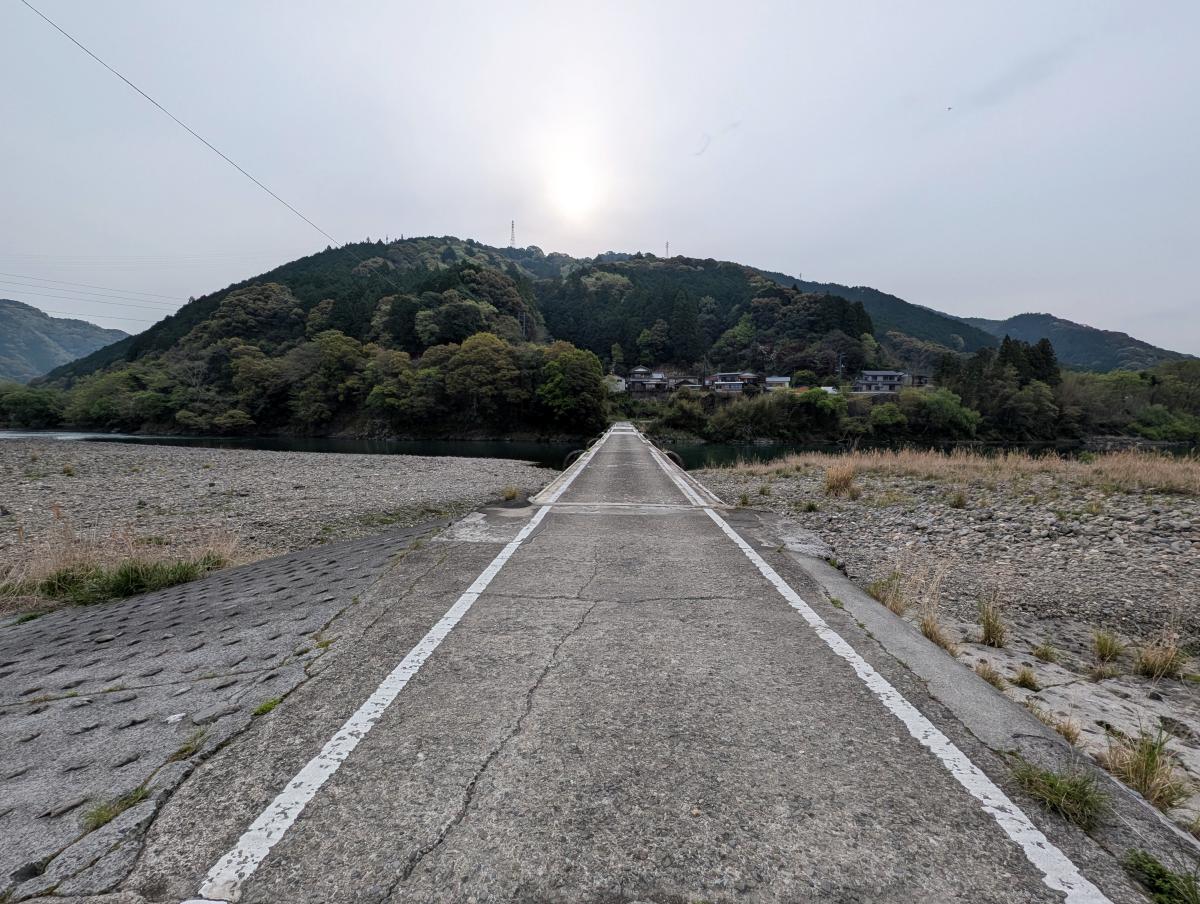 口屋内キャンプ場